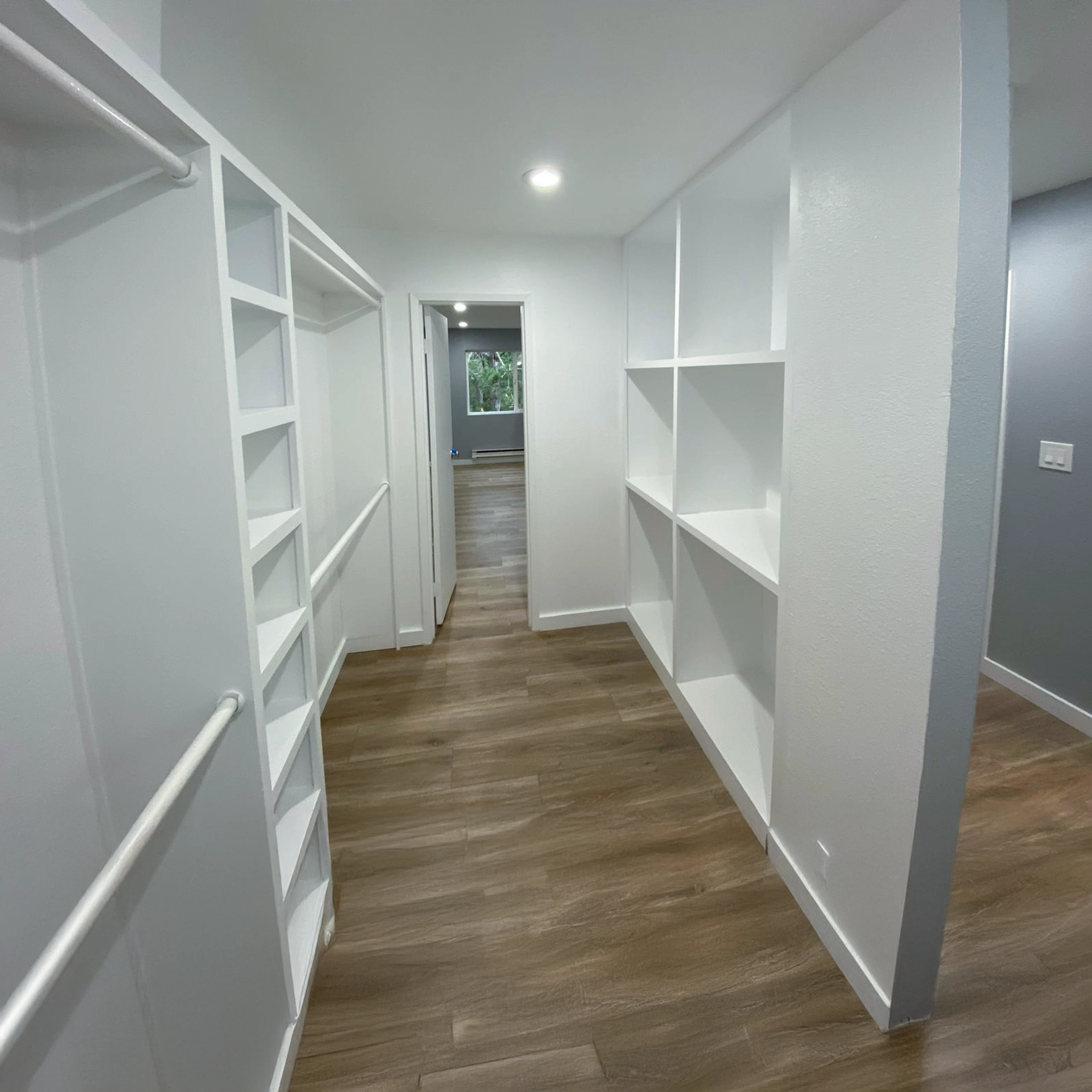 Diaz Constructions | Custom Closet